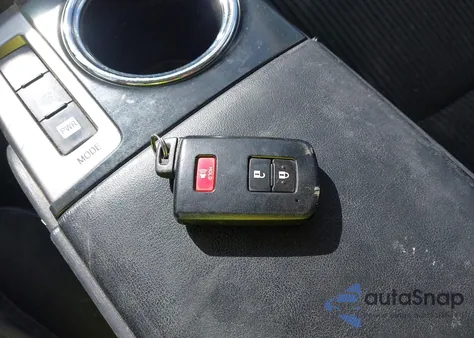 2017 Toyota Prius V Three z USA, uszkodzony, nr VIN JTDZN3EU9HJ066137